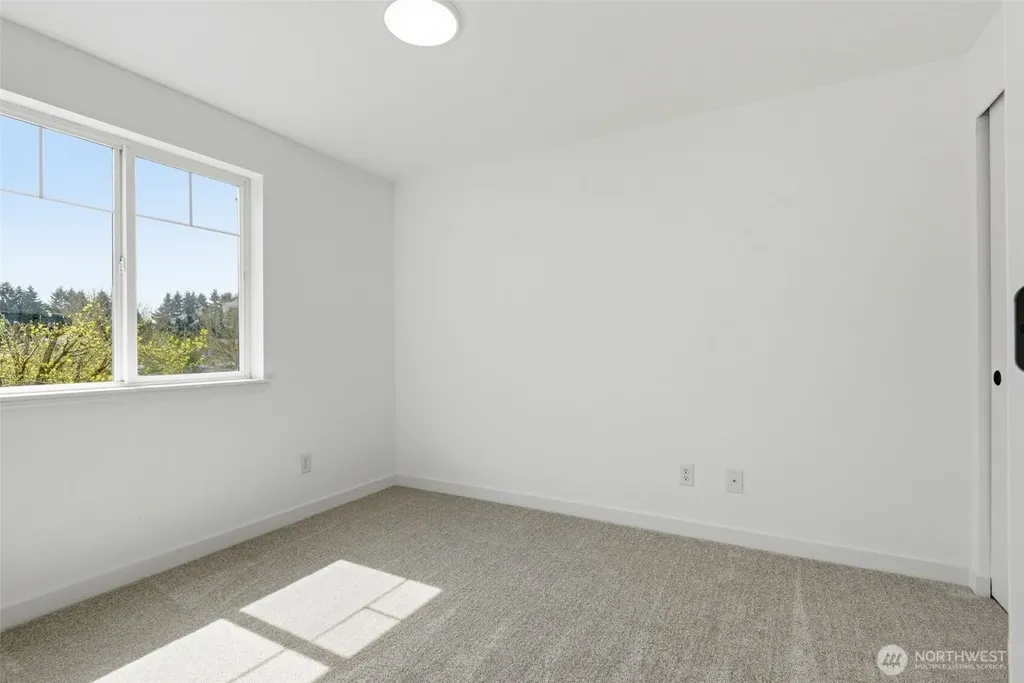 4604 20th Way NE Olympia WA 98516