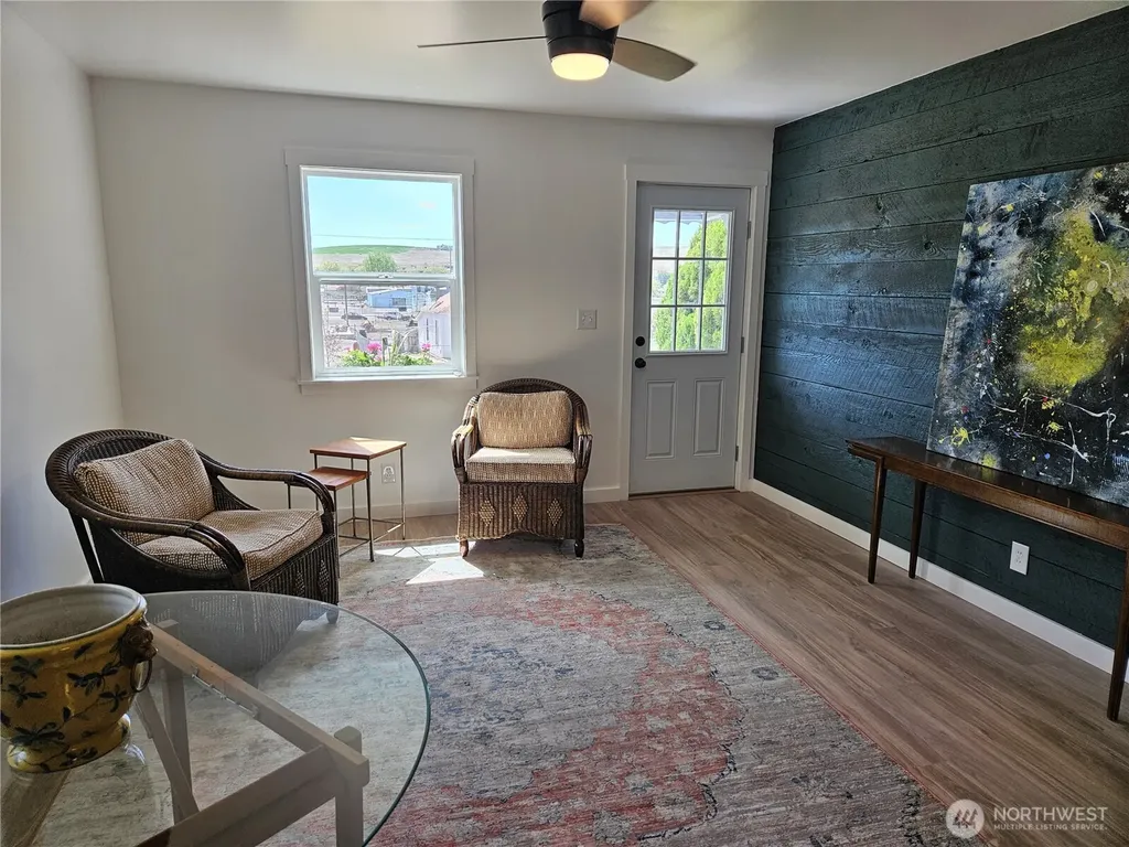 108 W 3rd Street Lind WA 99341