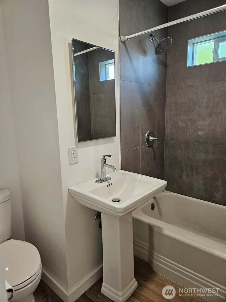 108 W 3rd Street Lind WA 99341