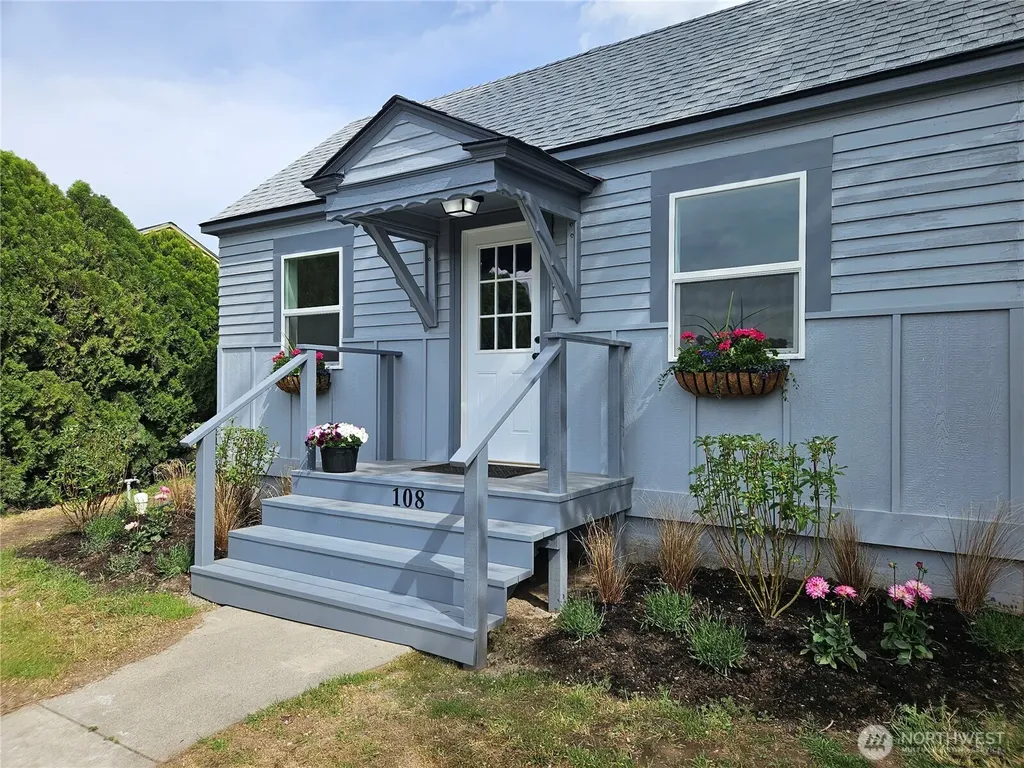 108 W 3rd Street Lind WA 99341