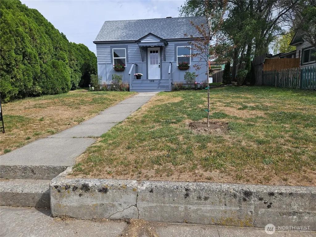 108 W 3rd Street Lind WA 99341