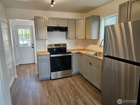 108 W 3rd Street Lind WA 99341