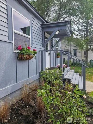 108 W 3rd Street Lind WA 99341