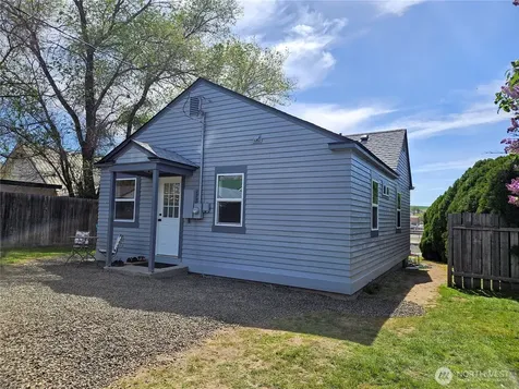 108 W 3rd Street Lind WA 99341