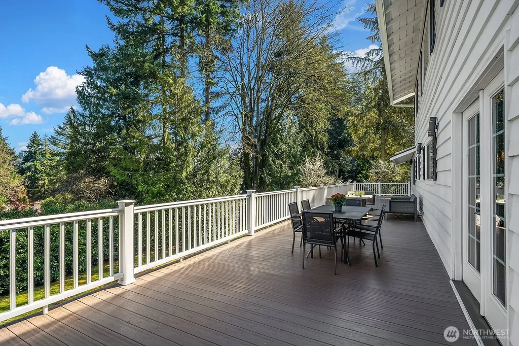 2650 79th Avenue NE Medina WA 98039