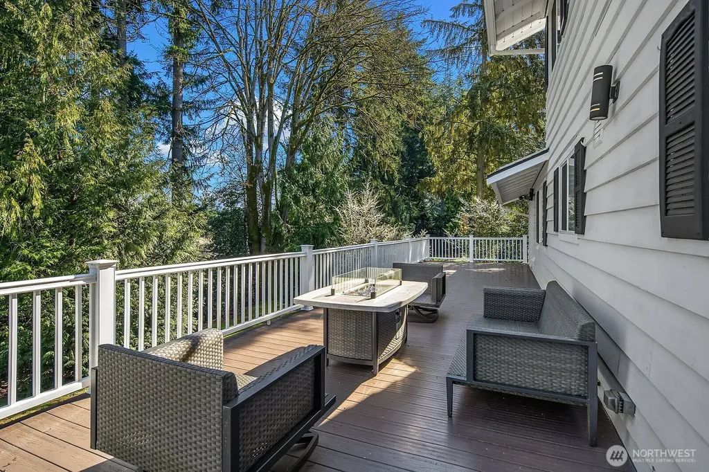 2650 79th Avenue NE Medina WA 98039
