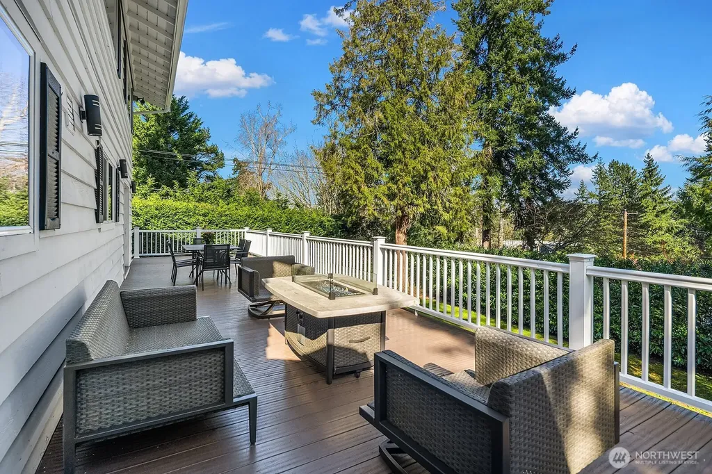 2650 79th Avenue NE Medina WA 98039