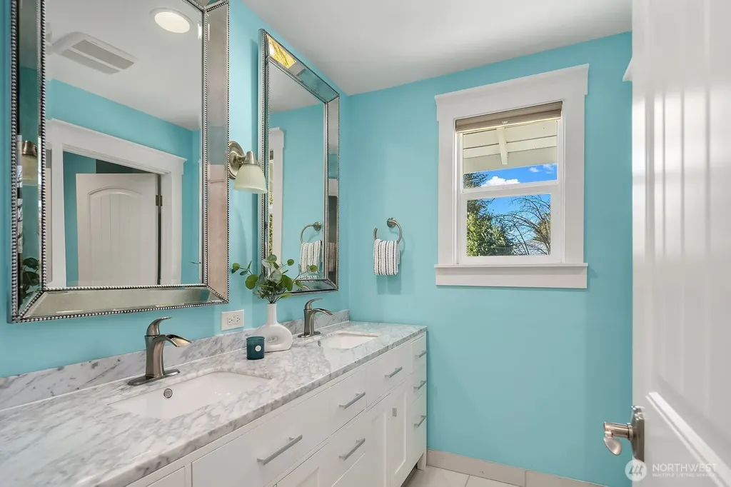 2650 79th Avenue NE Medina WA 98039