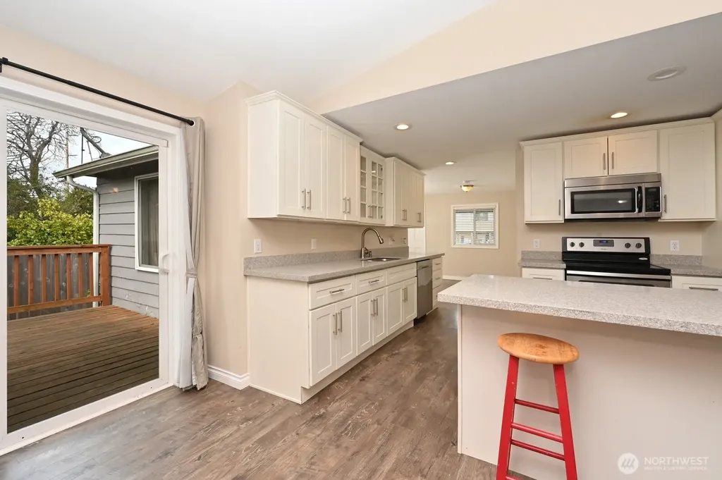 6522 Steilacoom Boulevard SW Lakewood WA 98499