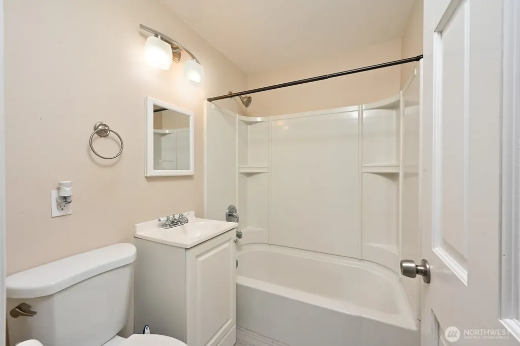6522 Steilacoom Boulevard SW Lakewood WA 98499
