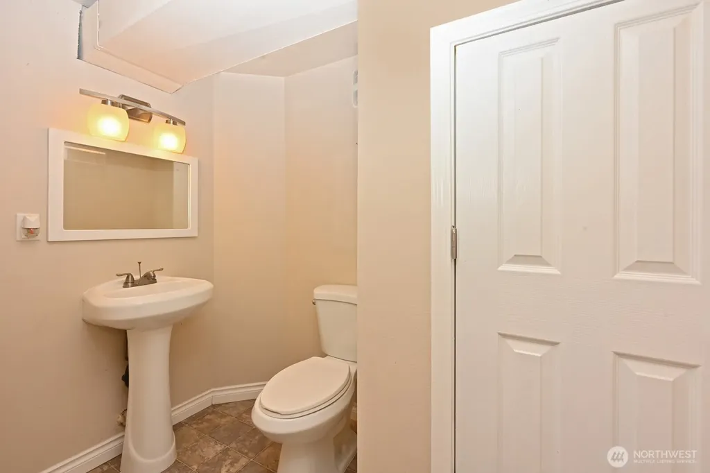 6522 Steilacoom Boulevard SW Lakewood WA 98499