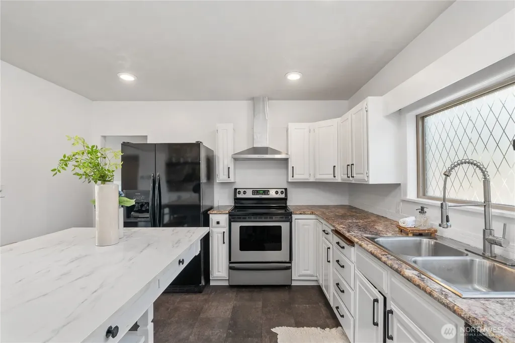 819 Conger Street Aberdeen WA 98520