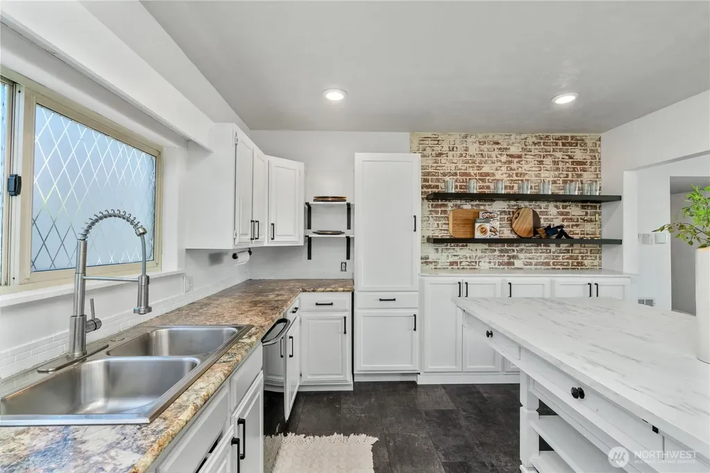 819 Conger Street Aberdeen WA 98520