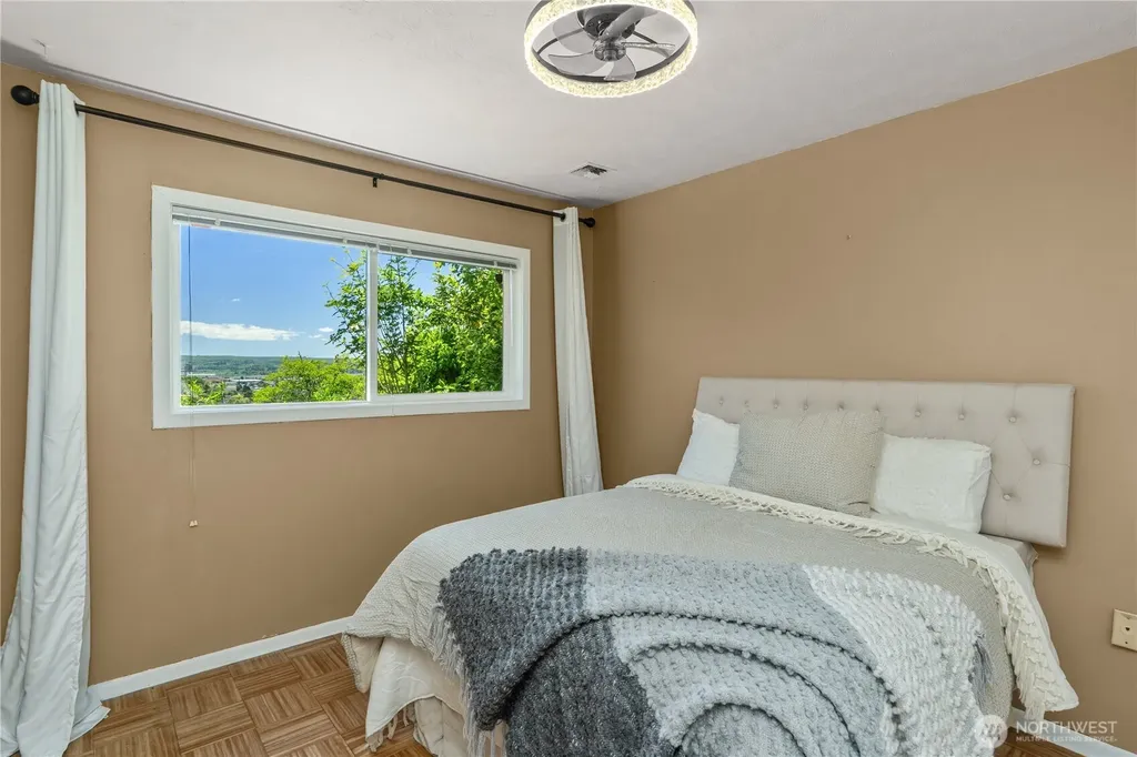 819 Conger Street Aberdeen WA 98520