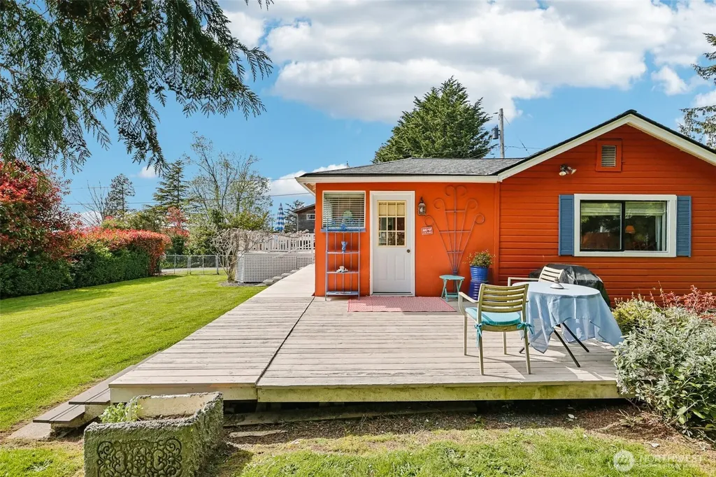176 Maple Street Camano Island WA 98282