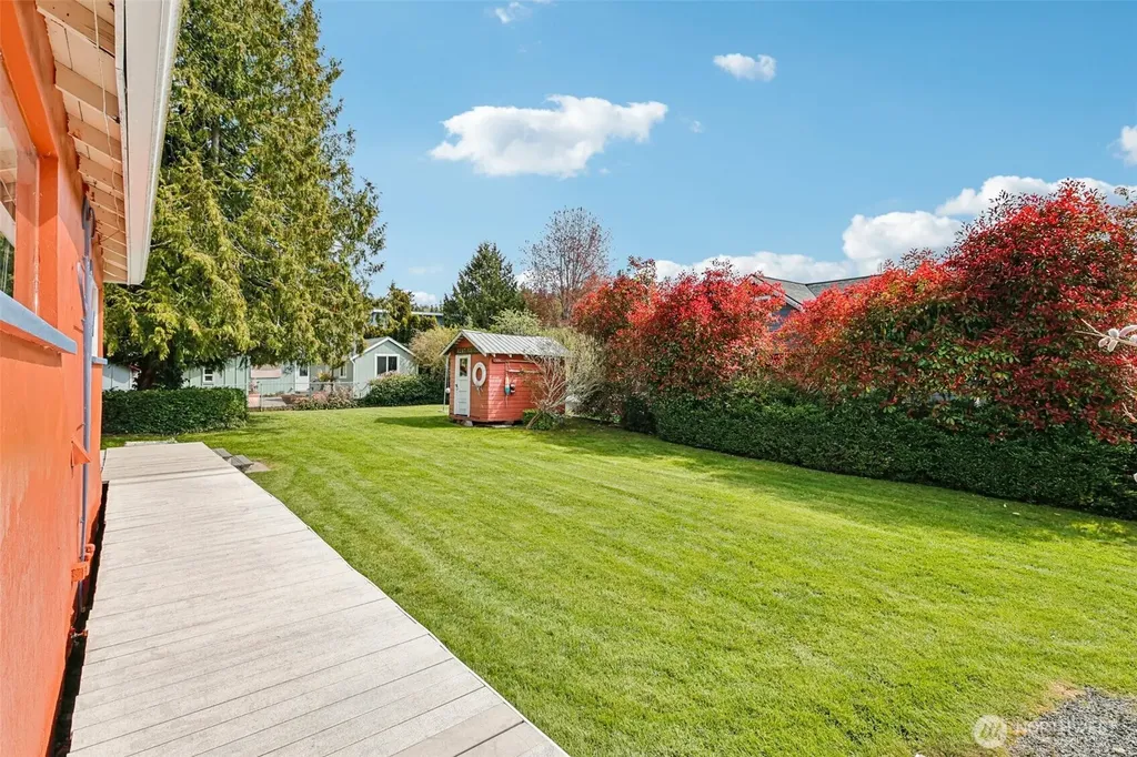 176 Maple Street Camano Island WA 98282