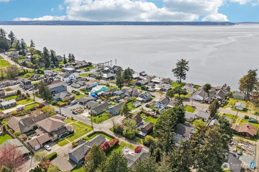 176 Maple Street Camano Island WA 98282