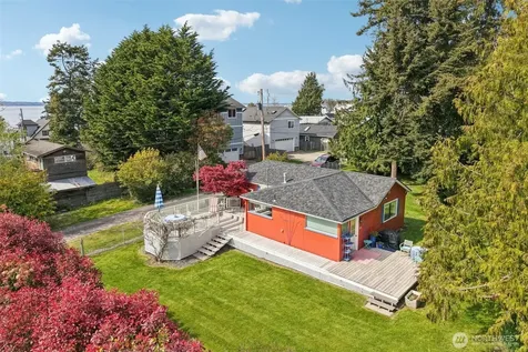 176 Maple Street Camano Island WA 98282
