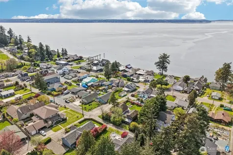 176 Maple Street Camano Island WA 98282