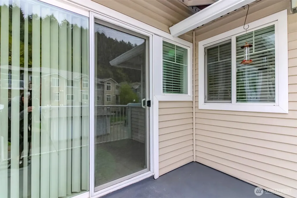 21230 40th Way S Seatac WA 98198