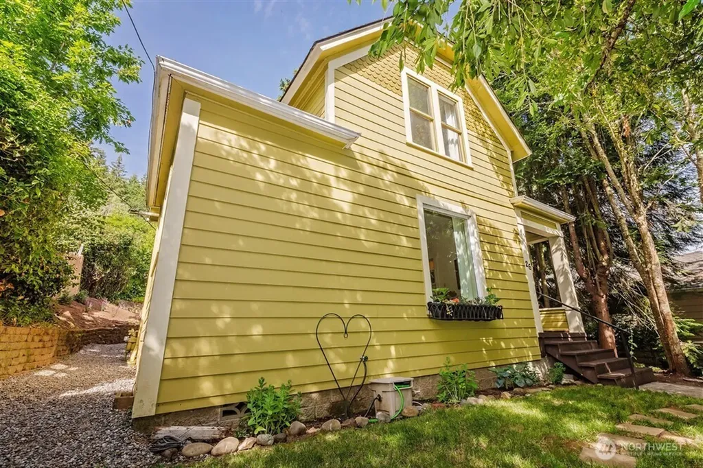 26 NE Washington Avenue Chehalis WA 98532