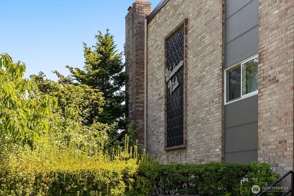 5101 NE 55th Street Seattle WA 98105