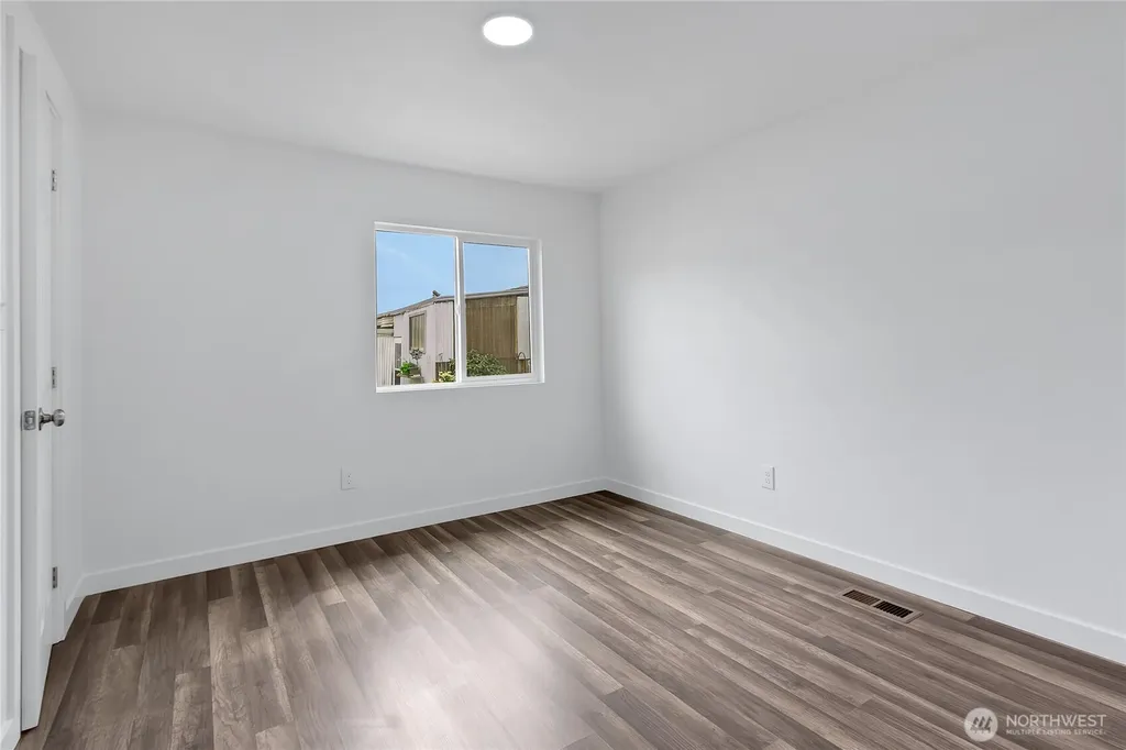10521 60th Street Ct E Puyallup WA 98372
