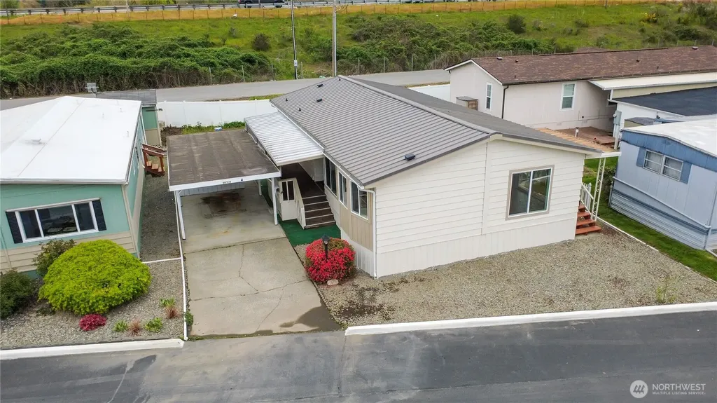 10521 60th Street Ct E Puyallup WA 98372