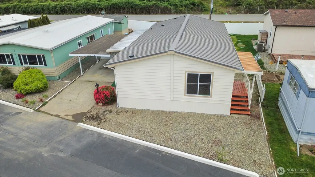 10521 60th Street Ct E Puyallup WA 98372