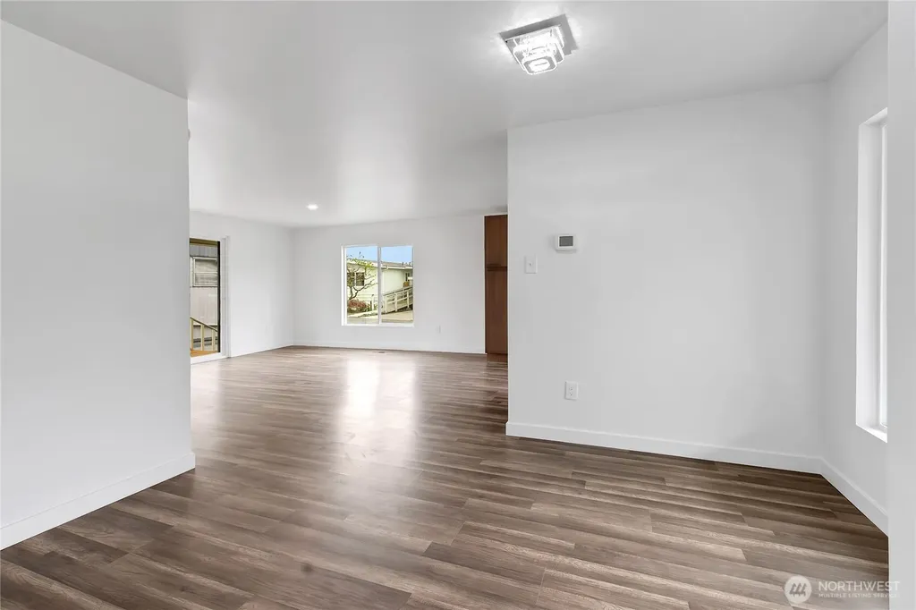 10521 60th Street Ct E Puyallup WA 98372