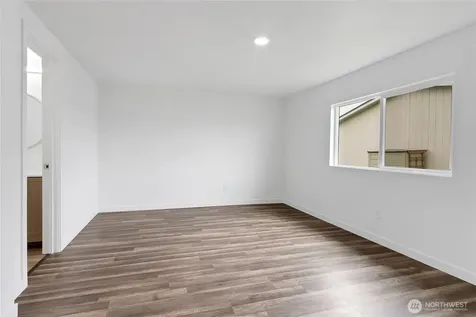 10521 60th Street Ct E Puyallup WA 98372