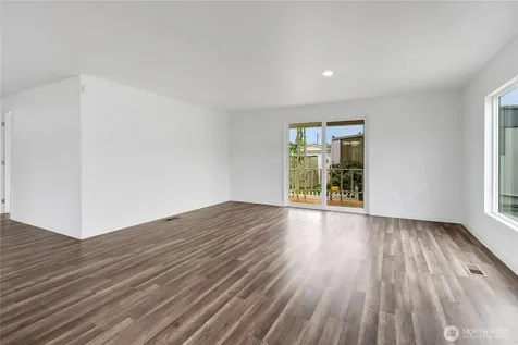 10521 60th Street Ct E Puyallup WA 98372