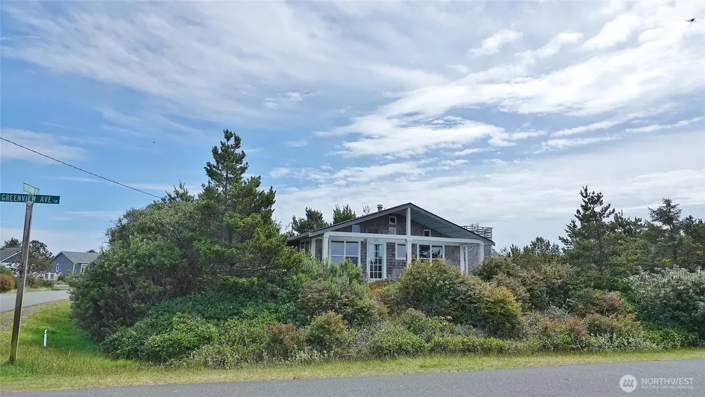 1056 Greenview Avenue SW Ocean Shores WA 98569