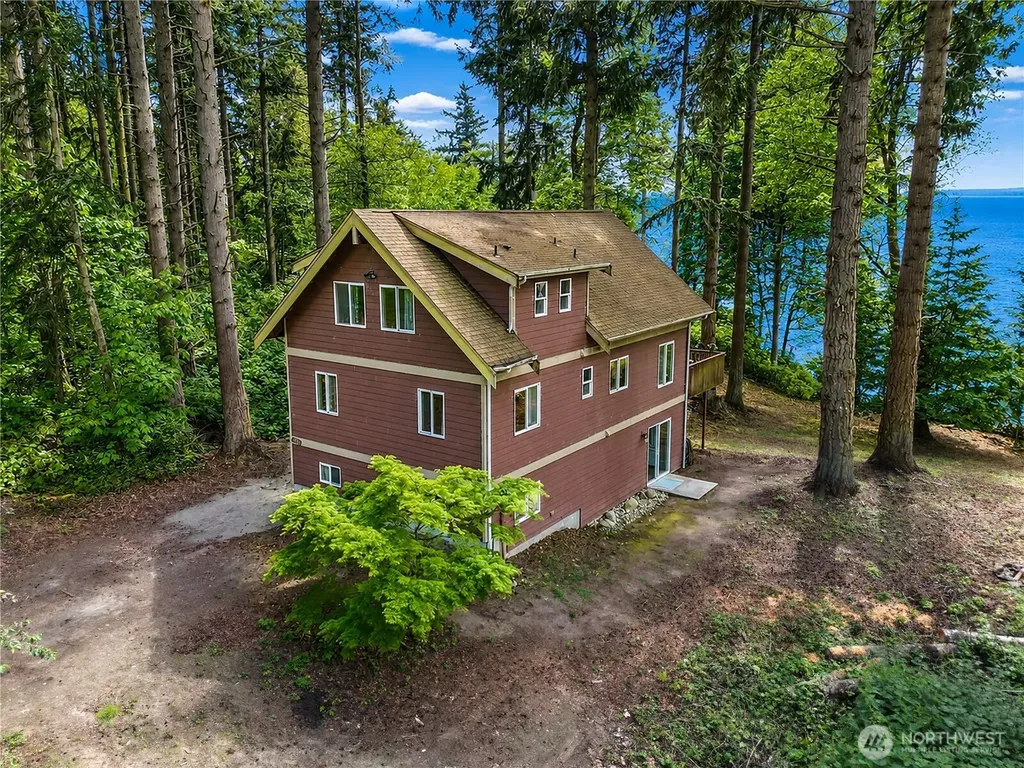 97 B Port Gardner Drive Hat Island WA 98206