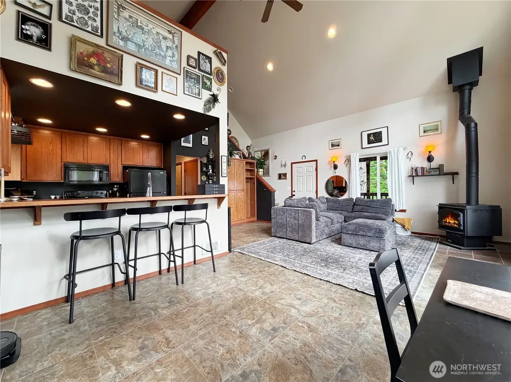 97 B Port Gardner Drive Hat Island WA 98206