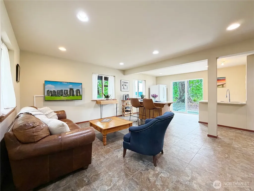 97 B Port Gardner Drive Hat Island WA 98206