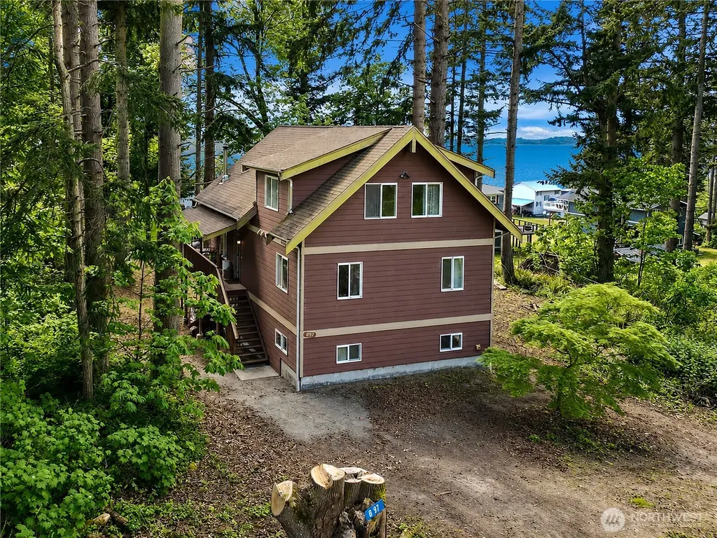 97 B Port Gardner Drive Hat Island WA 98206