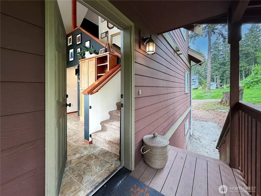 97 B Port Gardner Drive Hat Island WA 98206
