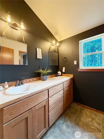 97 B Port Gardner Drive Hat Island WA 98206