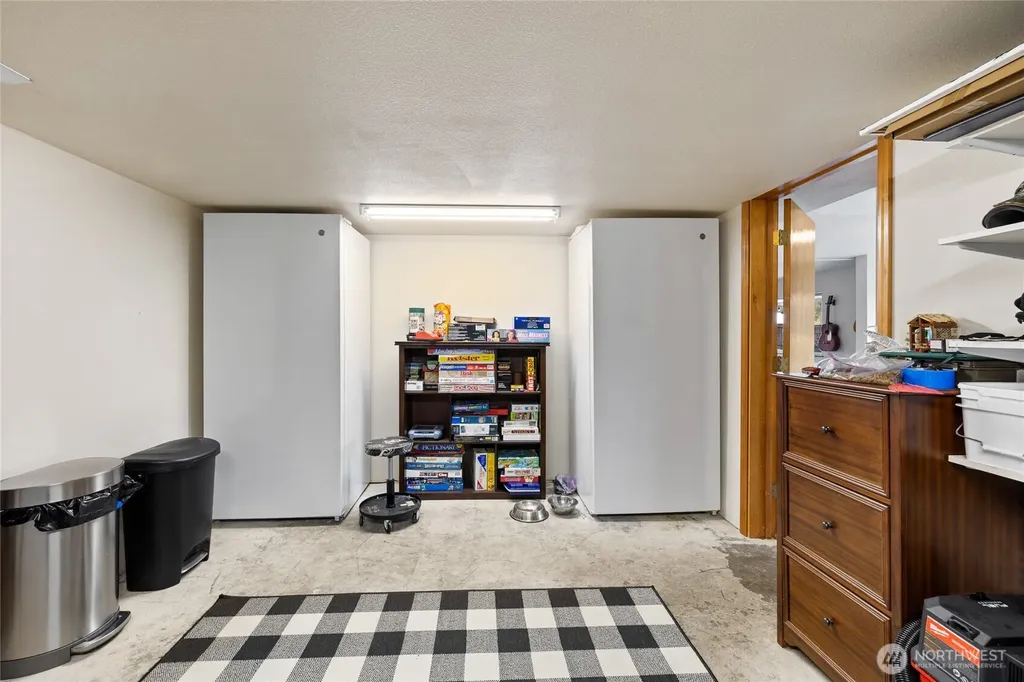 591 W Shelton Valley Road Shelton WA 98584