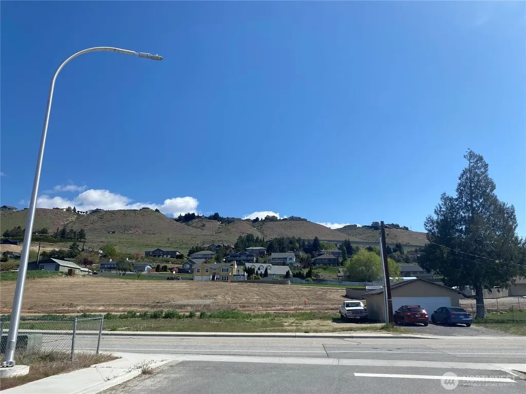 182 Harold Street NE East Wenatchee WA 98802