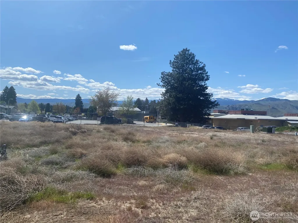 182 Harold Street NE East Wenatchee WA 98802