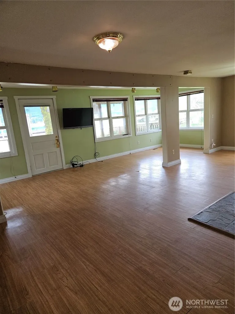20 E Sunny Sands Road Cathlamet WA 98612