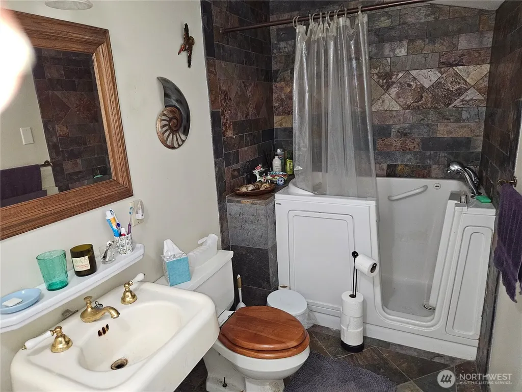 20 E Sunny Sands Road Cathlamet WA 98612
