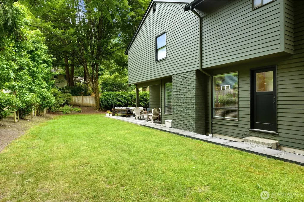 2726 209th Avenue NE Sammamish WA 98074