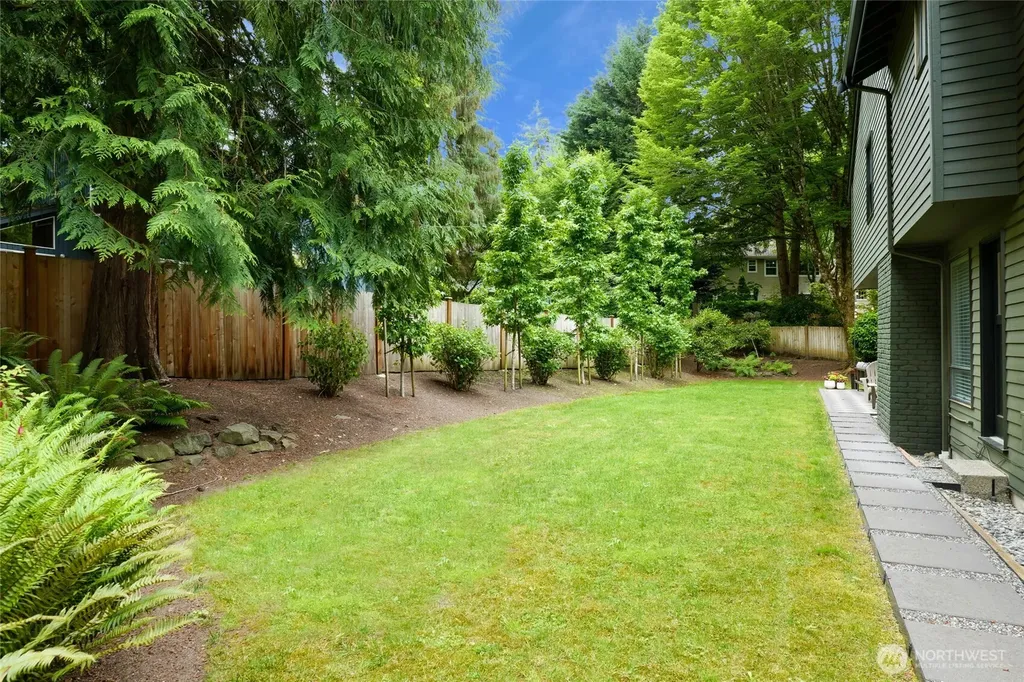 2726 209th Avenue NE Sammamish WA 98074