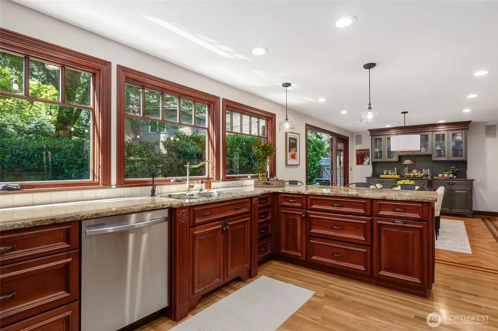 2726 209th Avenue NE Sammamish WA 98074