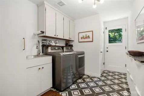 2726 209th Avenue NE Sammamish WA 98074