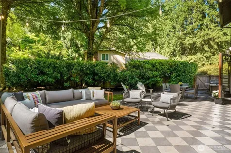 2726 209th Avenue NE Sammamish WA 98074