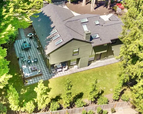 2726 209th Avenue NE Sammamish WA 98074